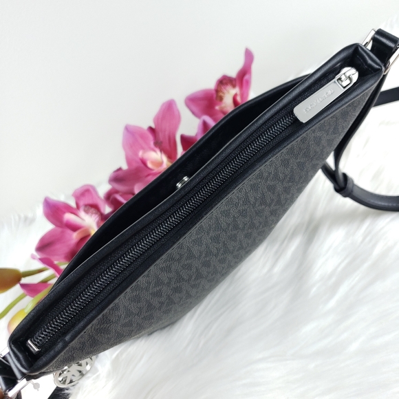 NWOT Michael Kors SM Bedford crossbody bag black MK - Picture 7 of 9